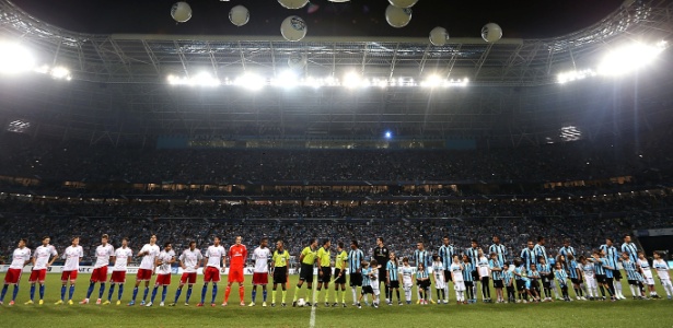 Hamburgo e Grêmio inauguraram a Arena do time gaúcho mas os alemães reclamaram - Jefferson BERNARDES/AFP
