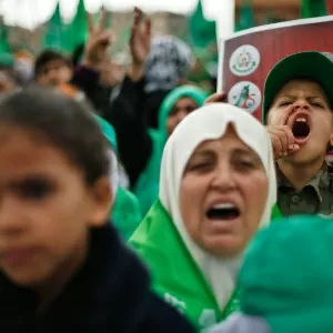 Milhares de palestinos celebram em Gaza 25° aniversário do Hamas