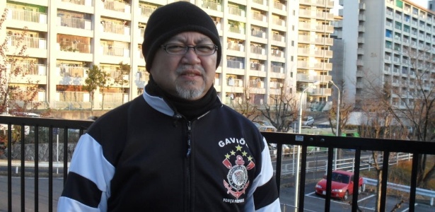 Corintiano Sergio Matsuda preside uma associação de brasileiros no Homi Danchi