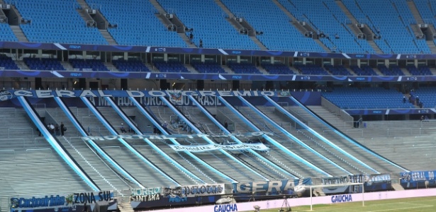 Espaço da Geral do Grêmio já enfeitado para inauguração da Arena, neste sábad - Marinho Saldanha/UOL Esporte