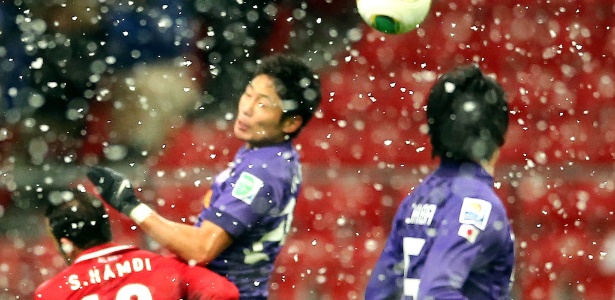 Neve castigou o duelo das quartas de final entre Al Ahly e Sanfrecce Hiroshima
