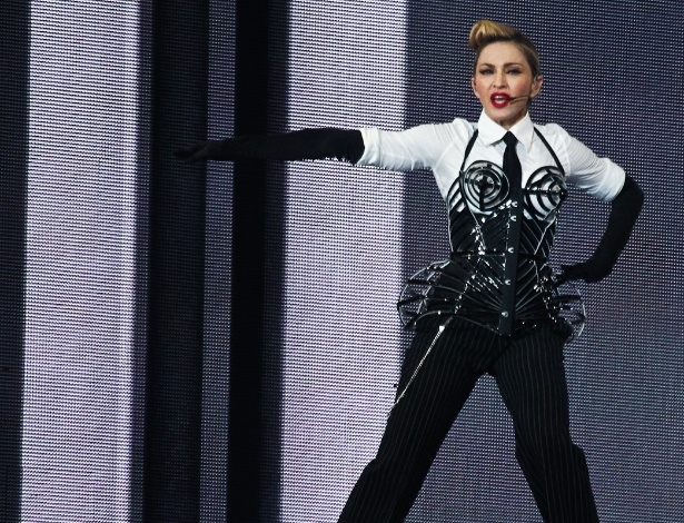 9.dez.2012 - Madonna se apresenta no Estádio Olímpico, em Porto Alegre - Foto Rio News
