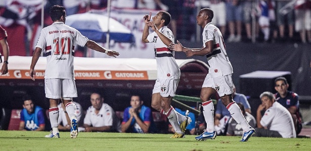 Lucas marcou o primeiro gol do São Paulo contra o Tigre - Leonardo Soares/UOL