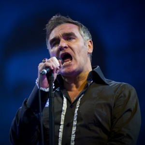 O cantor Morrissey durante apresentação no Festival de Glastonbury, na Inglatera, em 2011 - Ian Gavan/Getty Images