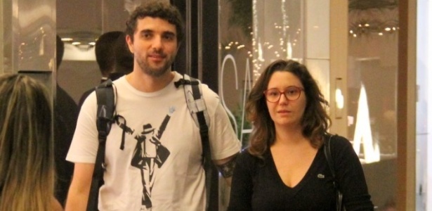 Davi Moraes e Maria Rita passeiam em shopping do Rio (5/1/12)
