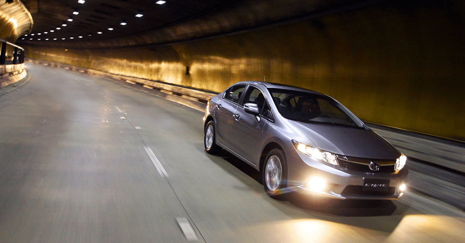 Honda Civic 2.0 - Divulgação