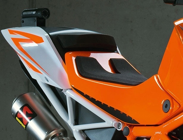 KTM 1290 Super Duke R - Divulgação