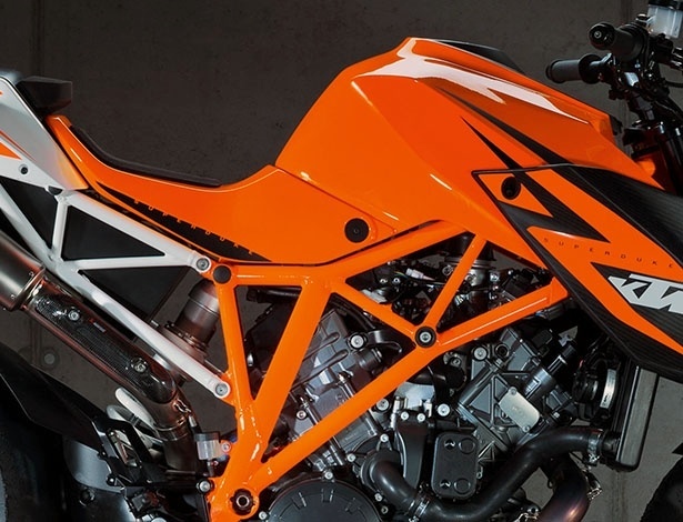 KTM 1290 Super Duke R - Divulgação
