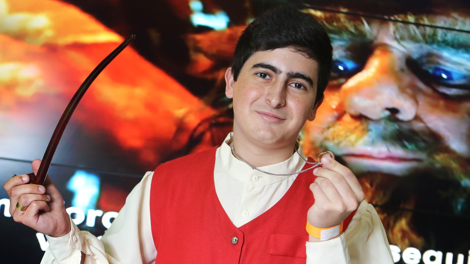 O estudante Victor Fernando durante a pre-estreia de "O Hobbit", baseado em Livro de J. R. R. Tolkien, em São Paulo - Aline Arruda/UOL