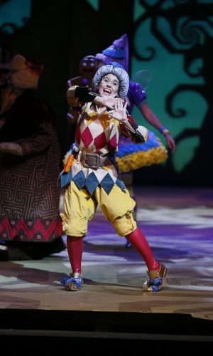 7.dez.2012 - Camila Camargo ensaia "Shrek - O Musical" no Teatro João Caetano, no Rio