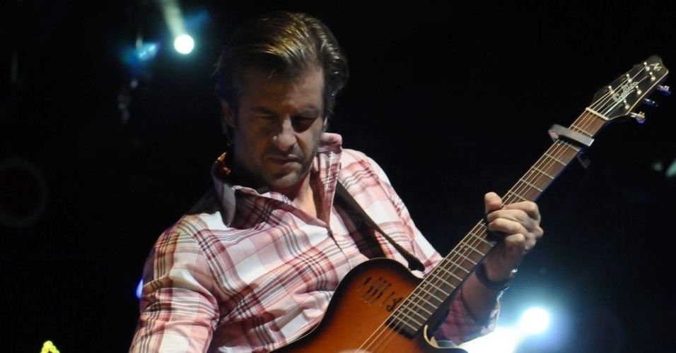 13.dez.2012 - Victor se apresenta no Credicard Hall, em São Paulo - Francisco Cepeda / AgNews