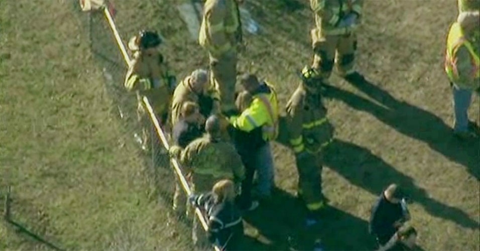 14.dez.2012 - Atirador abre fogo em escola primária nos Estados Unidos - Reprodução/NBC News