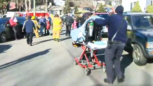 14.dez.2012 - Atirador abre fogo em escola primária nos Estados Unidos - Reprodução/WTNH