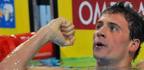 Lochte celebra seu quarto ouro no Mundial de natação; americano é estrela na Turquia - Bulent Kilic/AFP