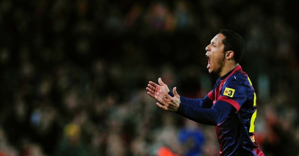 16dez2012 - Adriano comemora gol na vitória do Barcelona, no Campeonato Espanhol