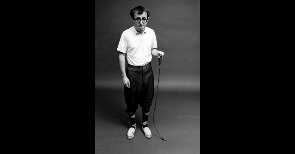 17.dez.2012 - Woody Allen posa para as lentes do fotógrafo Steve Shapiro. A imagem faz parte do livro "Now and Then" - Steve Shapiro/Now and Then