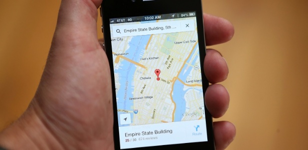 Aplicativo Google Maps funcionando em um iPhone 5; Google apresentou aplicativo para iOS após solução da companhia deixar de ser a nativa dos aparelhos da Apple - Justin Sullivan/AFP/Getty Images