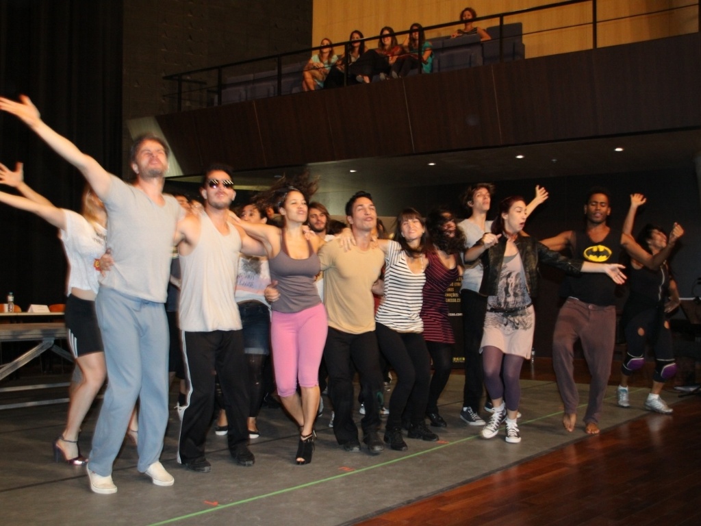 18.dez.2012 - O elenco do espetáculo musical "Rock In Rio , O Musical" fizeram um ensaio para a imprensa na Cidade das Artes, localizada na zona oeste do Rio - Graça Paes/Foto Rio News