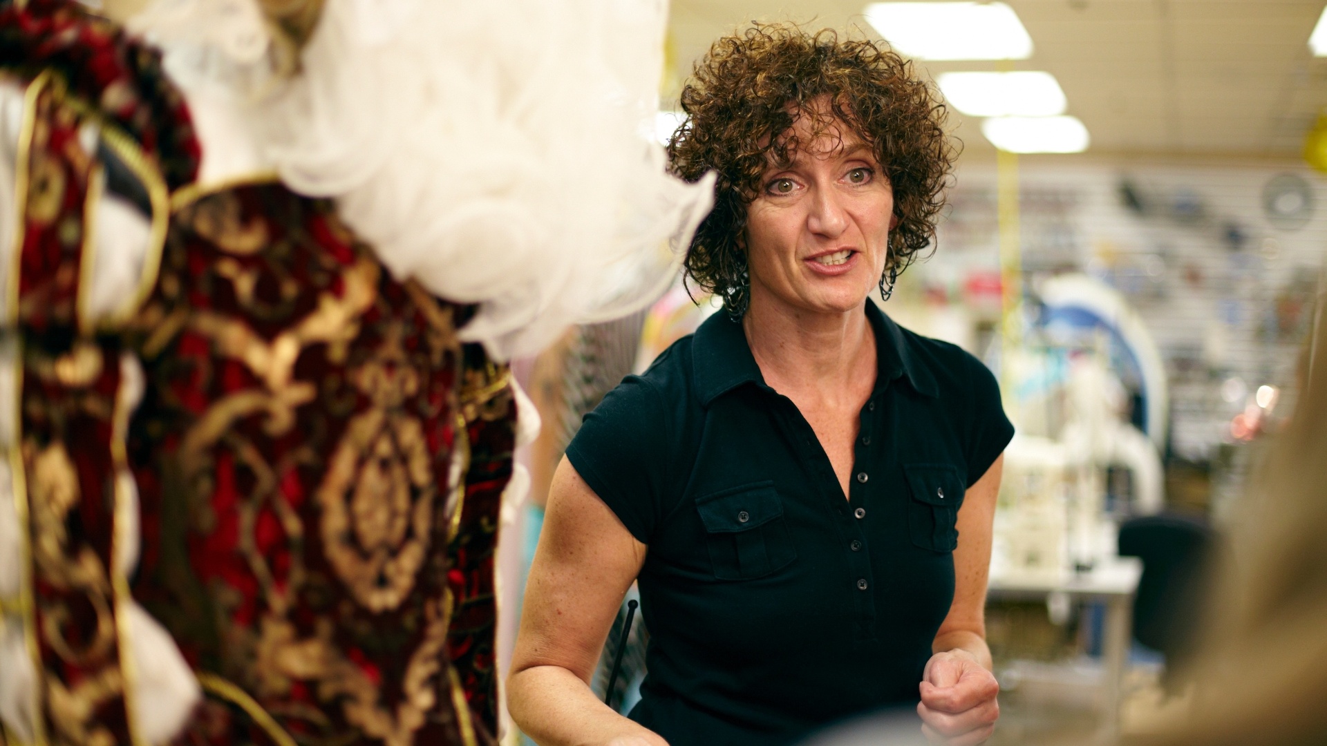 Dois andares abaixo do teatro do hotel Bellagio, no subsolo, onde só é possível chegar após passar por elevadores com senha e chaves, uma equipe se reveza no tratamento de todas as roupas do elenco, que são lavadas a seco todos os dias após cada apresentação da trupe - Foto: Lucian Capellaro/Paramount Texto: Estefani Medeiros