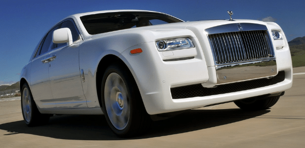 O Rolls-Royce Ghost dos endinheirados, limpinho, limpinho e pronto para ser exposto em shopping - Divulgação