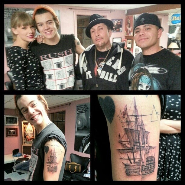 O tatuador Freddy Negrete publica imagem de Taylor Swift ao lado do namorado Harry Styles, durante visita do integrante do One Direction para receber mais uma tatuagem em seu corpo