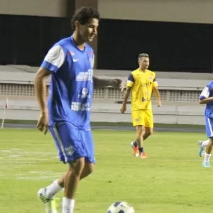 Futebol Solidário reúne ex-jogadores no estádio Mangueirão