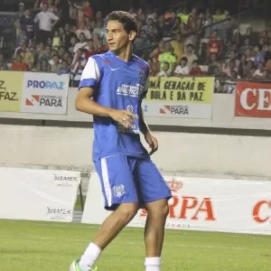 Futebol Solidário reúne ex-jogadores no estádio Mangueirão