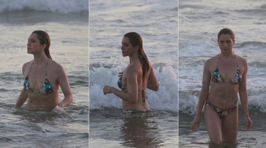 20.dez.2012 - Letícia Spiller foi à praia da Barra da Tijuca, zona oeste do Rio. A atriz está no ar em "Salve Jorge"