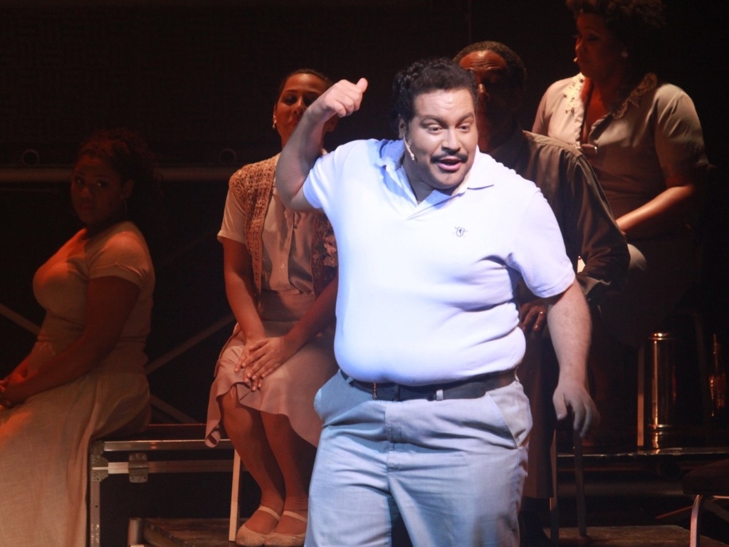 20.dez.2012 - Tiago Abravanel se apresenta no musical "Tim Maia - Vale Tudo", no Theatro NetRio, em Copacabana, Rio de Janeiro. O espetáculo sobre o "síndico" da música brasileira comemora 300 apresentações - Raphael Mesquita/Foto Rio News