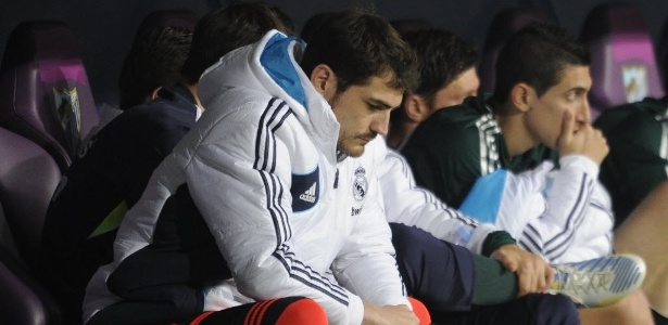 Casillas ficou no banco na derrota do Real Madrid para o Málaga - AFP PHOTO / PEDRO ARMESTRE