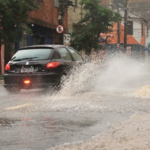 A chuva de segunda-feira deixou Santana e outros bairros da cidade em estado de atenção para alagamentos - Willians Queiroz/Futura Pres