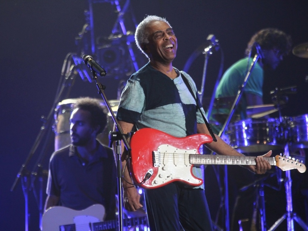 25.Dez.2012 - Gilberto Gil se apresenta em show gratuito na praia de Copacabana, no Rio. Depois dele, sobe ao palco o americano Stevie Wonder - Manuela Scarpa/Foto Rio News