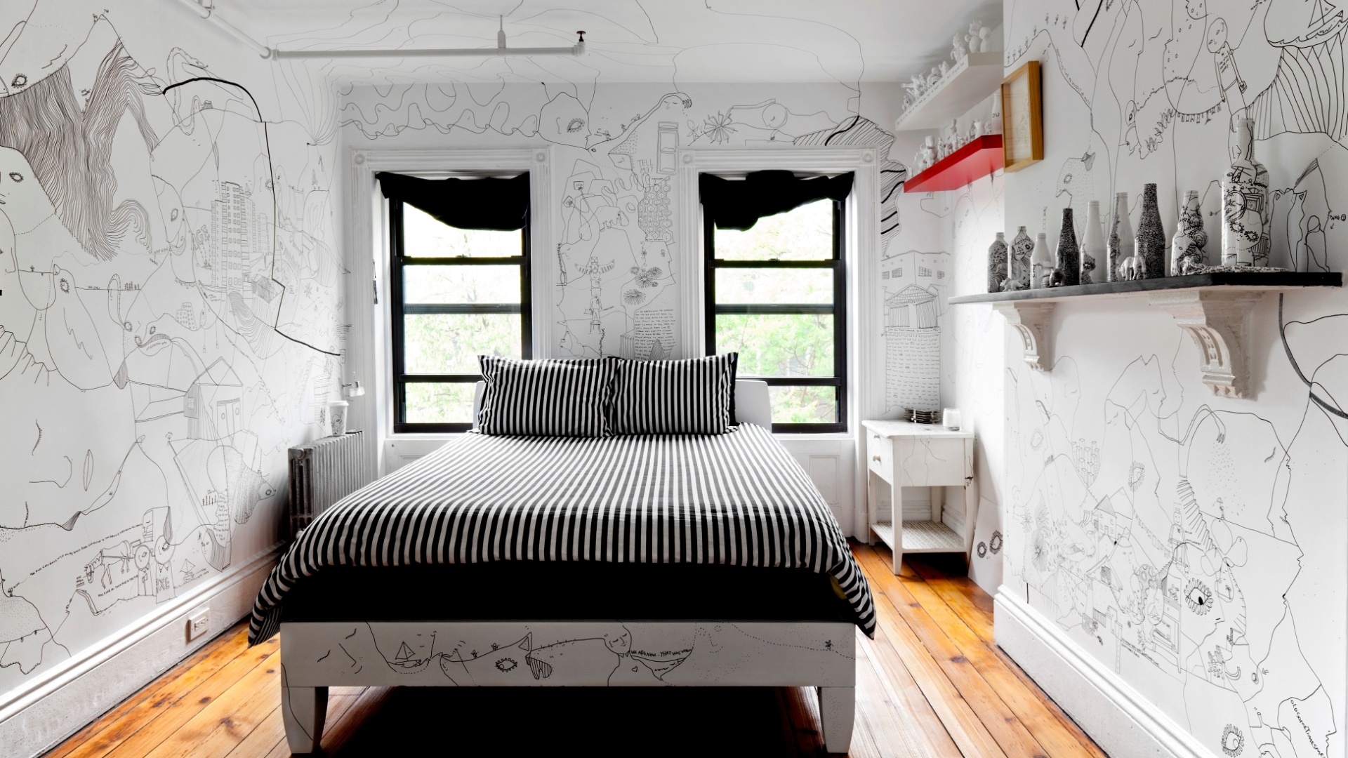 No quarto, quase todos os elementos - até mesmo a cama - foram presentes de amigos à artista britânica Shantell Martin (Imagem do NYT, usar apenas no respectivo material) - Trevor Tondro/ The New York Times