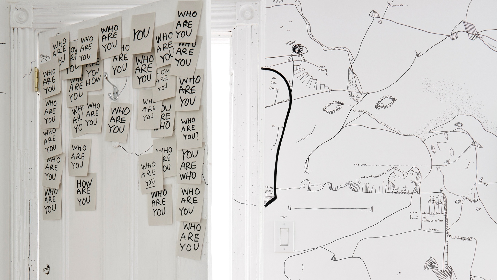 Por US$ 800, Shantel Martin tem direito a um living, lavanderia, escritório, banheiro e um amplo quarto. Todos os ambientes vêm sendo tomados pelos desenhos da artista (Imagem do NYT, usar apenas no respectivo material) - Trevor Tondro/ The New York Times