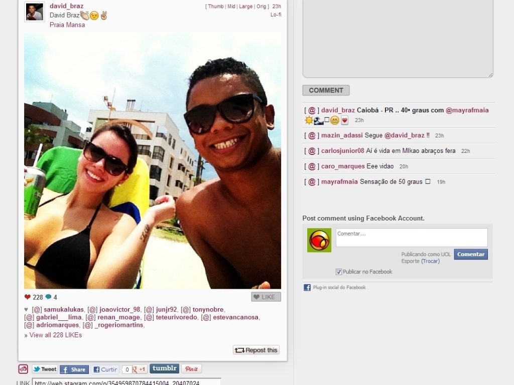 David Braz, que na última temporada defendeu o Santos, registrou todas suas idas à praia nas férias, inclusive essa, em que aparece acompanhado - Divulgação/Instagram