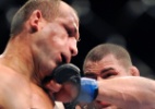 Velasquez massacra Cigano, vence por pontos e retoma cinturão dos pesados do UFC