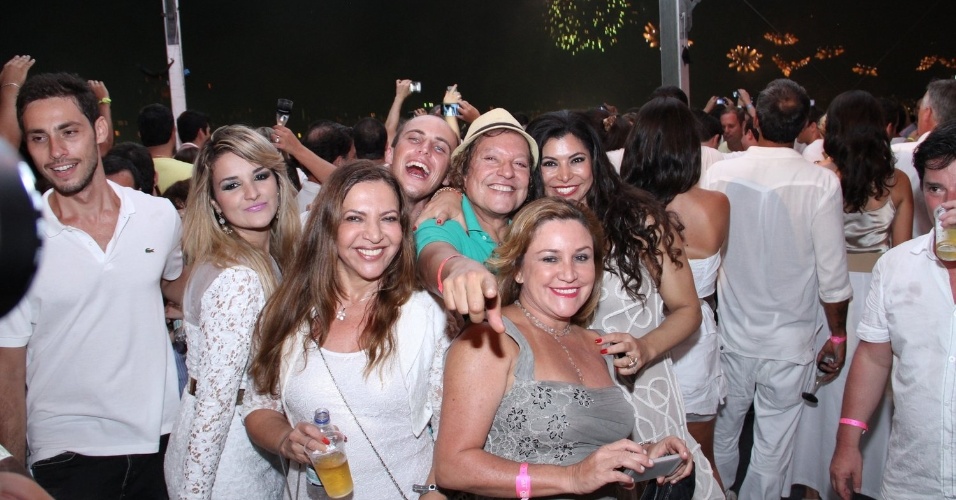 1.jan.2013  Wolf Maia acompanha a queima de fogos no Rio de Janeiro com amigos