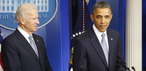 O presidente dos Estados Unidos, Barack Obama, e o vice, Joe Biden, se pronunciam após aprovação pela Câmara de projeto destinado a cancelar os efeitos do chamado "abismo fiscal" - Jonathan Ernst/Reuters - 2.jan.2013