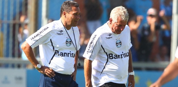 Técnico Vanderlei Luxemburgo observa trabalho de jogadores do Grêmio - Lucas Uebel/Preview.com