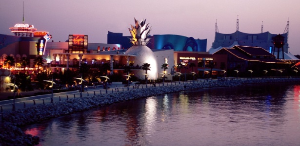 Vista geral de Downtown Disney, que abriga lojas, restaurantes e Cirque du Soleil (ao fundo à dir.), em Orlando (EUA) - Divulgação/Walt Disney World
