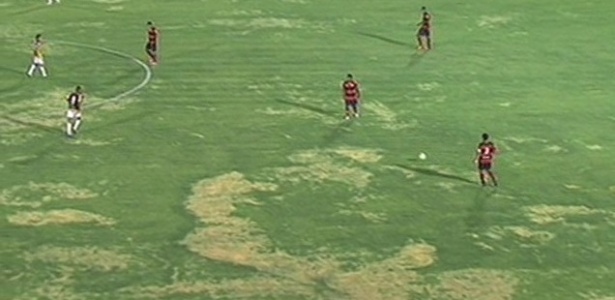 Gramado "esquisito" chama a atenção em estreia do Flamengo na Copa São Paulo - Reprodução/Sportv