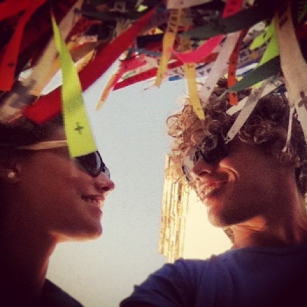 6.jan.2013 - José Loreto publica no Instagram foto dele com a namorada, a atriz, Débora Nascimento, em visita à Igreja do Nosso Senhor do Bonfim, em Salvador (BA)