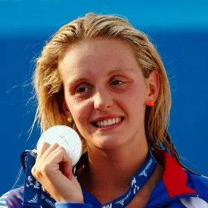 31.jul.2009 - Nadadora britânica Francesca Halsall exibe a medalha de prata que conquistou no mundial, nos 100 m livre - Clive Rose/Getty Images