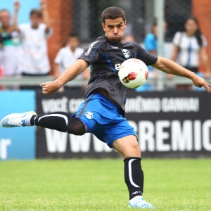 André Lima foi um dos destaques do treinamento de arremates do Grêmio na tarde desta segunda - Lucas Uebel/Preview.com
