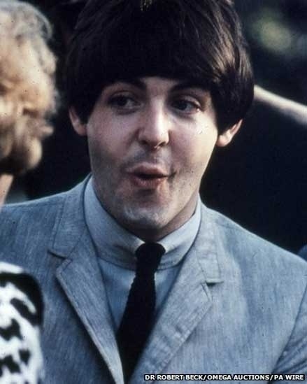 As fotos serão leiloadas no dia 22 de março, no aniversário de 50 anos do lançamento do primeiro álbum da banda, "Please Please Me" - Dr Robert Beck/Omega Auctions/PA Wire