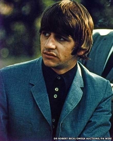 Os slides serão vendidos juntamente com os direitos autorais das imagens, e a expectativa é de que arrecadem entre 10 mil e 15 mil libras (aproximadamente R$ 30 mil e R$ 45 mil) - Dr Robert Beck/Omega Auctions/PA Wire