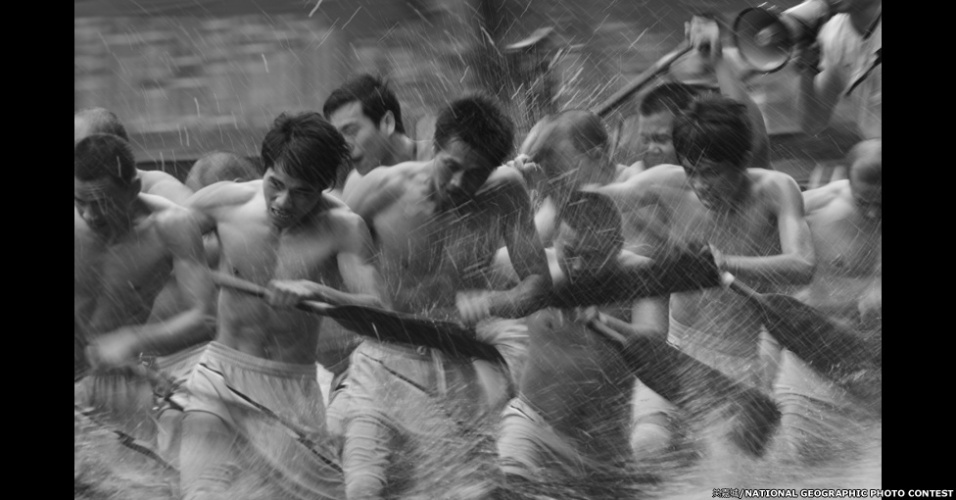 8.jan.2012 - Em seu tradicional concurso anual de fotografia, a revista "National Geographic" recebeu mais de 22 mil imagens de fotógrafos profissionais e amadores enviadas de mais de 150 diferentes países. O vencedor levou US$ 10 mil - National Geographic Photo Contest