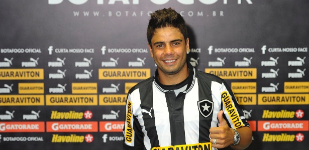 O atacante Henrique deve ser titular nas primeiras partidas do Botafogo na temporada - Fernando Soutello / AGIF