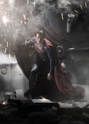 O ator Henry Cavill no papel de Super-Homem no filme "Homem de Aço", previsto para ser lançado em meados de 2013 em todo o mundo - Divulgação