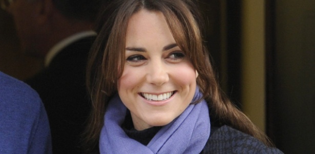 6.dez.2013 - Kate Middleton deixa o hospital King Edward Vll, em Londres